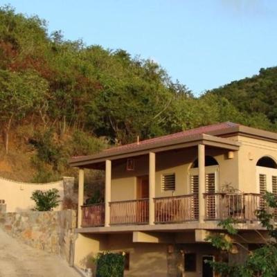 REBECCA’S FANCY COTTAGE