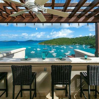 SEA KISSED HONEYMOON SUITE AT GRANDE BAY RESORT