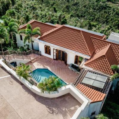 STARSTRUCK VILLA